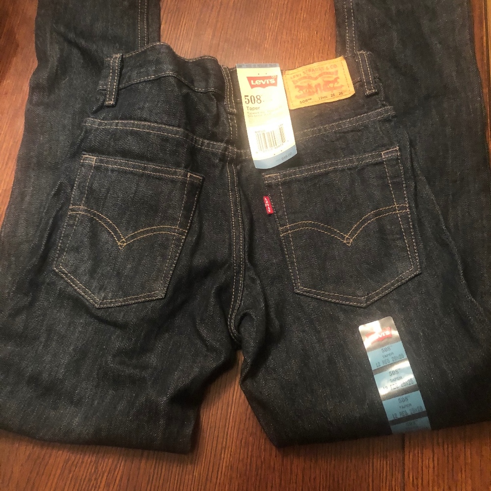 NWT Levi’s Jeans - 26 x 26 (Size 12)